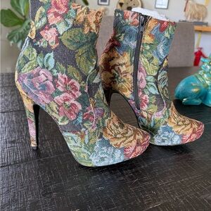 Diba Floral Brocade Tapestry Patterned Heeled Boots 8.5